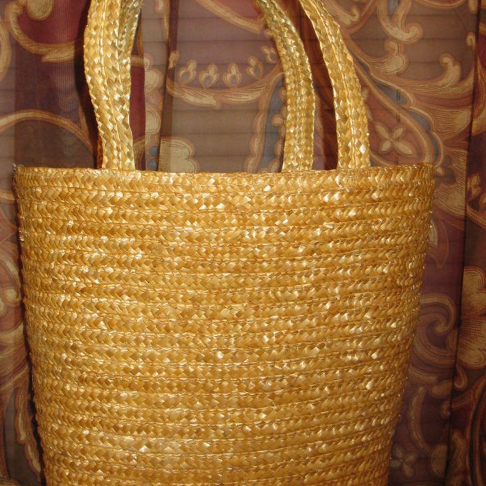 Straw Handbag 10H x 12W 7 Inch Strap Drop Green Cloth Interior New